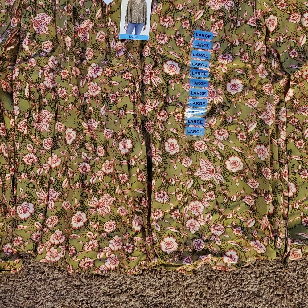 Jessica Simpson Olive Floral Top